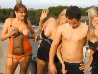 مما سكس امهات جديد مترجم يطرح للكاميرا عارية